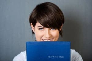 Bewerbung: Bewerbungsart Patz 1: Klassischsche Bewerbung in Deutschland der meist genutze Weg zum Start einer erfolgreichen Karriere
