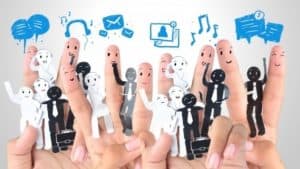 Bauen Sie zusätzliche Kontaktbrücken zu Neukunden mit Hilfe von sozialen Netzwerken und gewinnen Sie zusätzliche Aufmerksamkeit.
