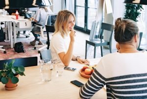 Vom Studentenjob zum Vollzeitjob mit der richtigen Motivation: Diese 7 Schritte zeigen, wie man von einem Studentenjob zu einem festen Vollzeitjob direkt nach dem Studium kommt, wenn einem die Firma gut gefällt.