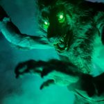 Halloween in Rheydt: Großer Kindergrusel in Mönchengladbach im Kurfürstenwinkel. Der Werwolf "Wolfgang" war diesmal besonders eindrucksvoll mit einer Aufstellhöhe von 3,5 Metern.
