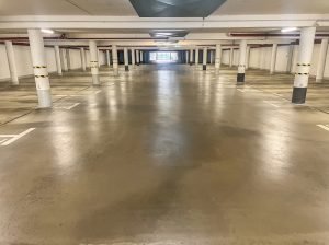 Großzügige Tiefgarage Pestalozzistraße 76 in 41236 Mönchengladbach mit breiter Rangierfläche