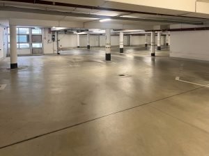 Großzügige Tiefgarage Pestalozzistraße 76 in 41236 Mönchengladbach mit breiter Rangierfläche