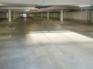 Großzügige Tiefgarage Pestalozzistraße 76 in 41236 Mönchengladbach mit breiter Rangierfläche
