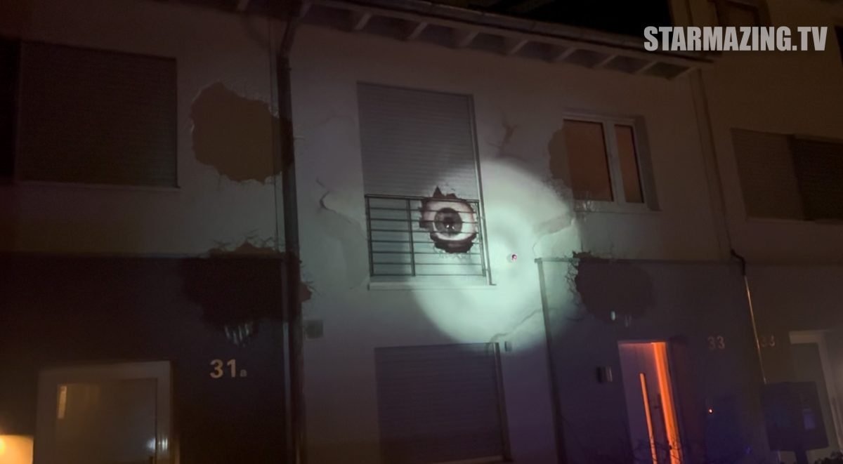 Halloween Projektion Haus – Auge im Fenster Mönchengladbach Halloween Auge Fenster Projektion Haus Mönchengladbach Rheydt